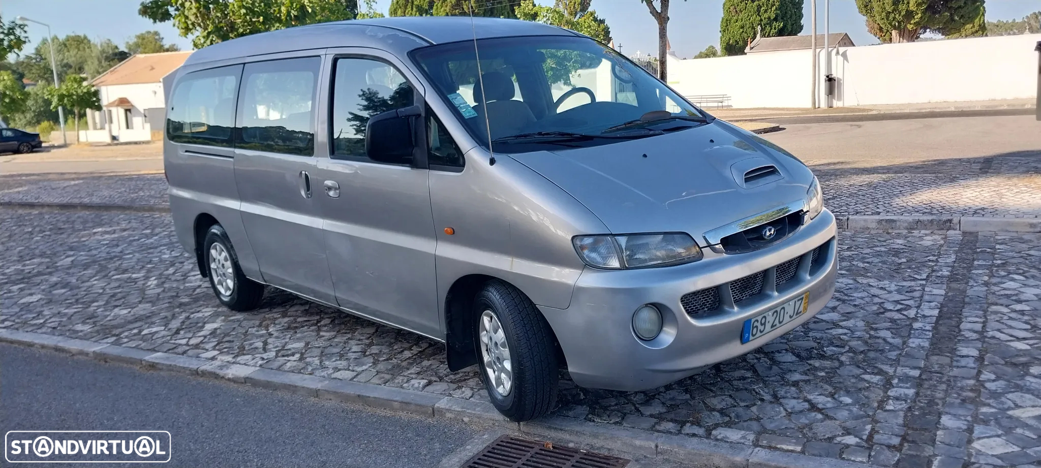 Hyundai H-1 Starex - 2