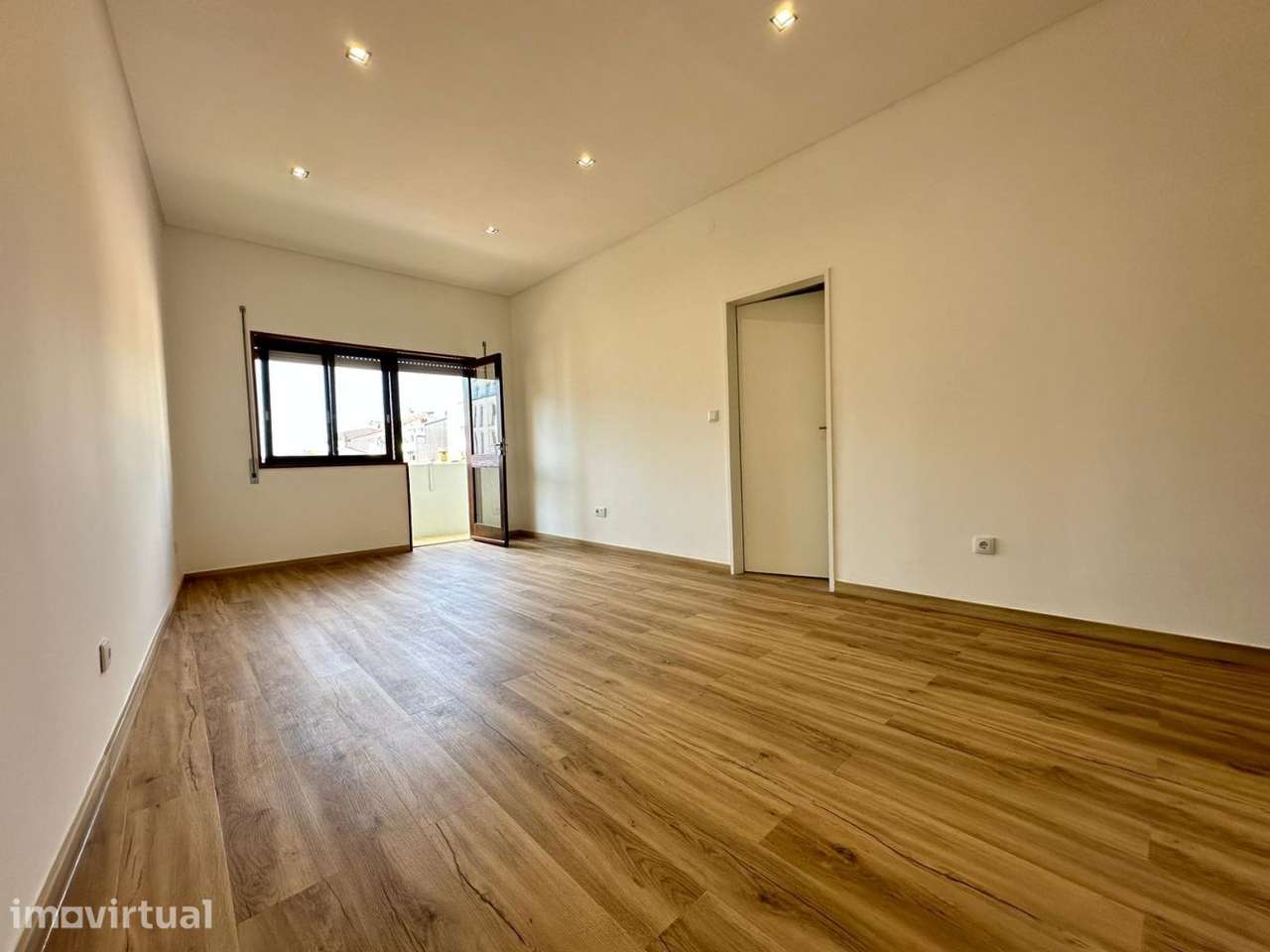 Apartamento T2 c/ varanda no Bonfim, Porto - Grande imagem: 4/16