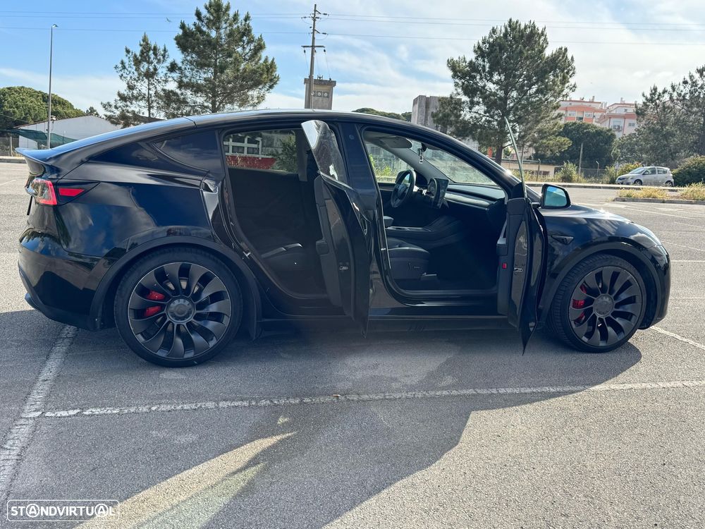 Tesla Model Y Performance Dual Motor AWD - 8