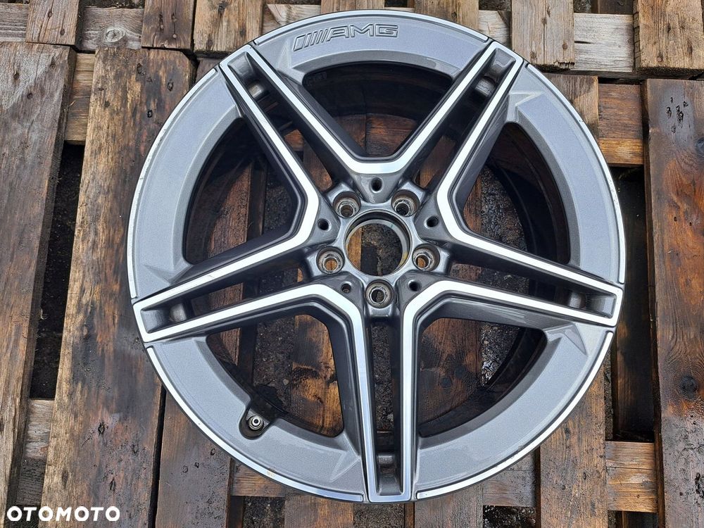 Oryg. Mercedes 257 A257 W257 CLS 19 AMG 8j a2574011500 4581