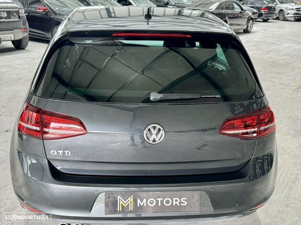 VW Golf 2.0 TDI GTD DSG - 35
