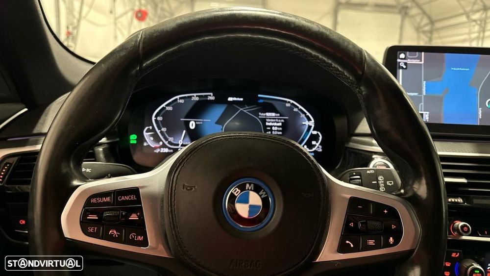 BMW 530 e Pack Desportivo M - 3