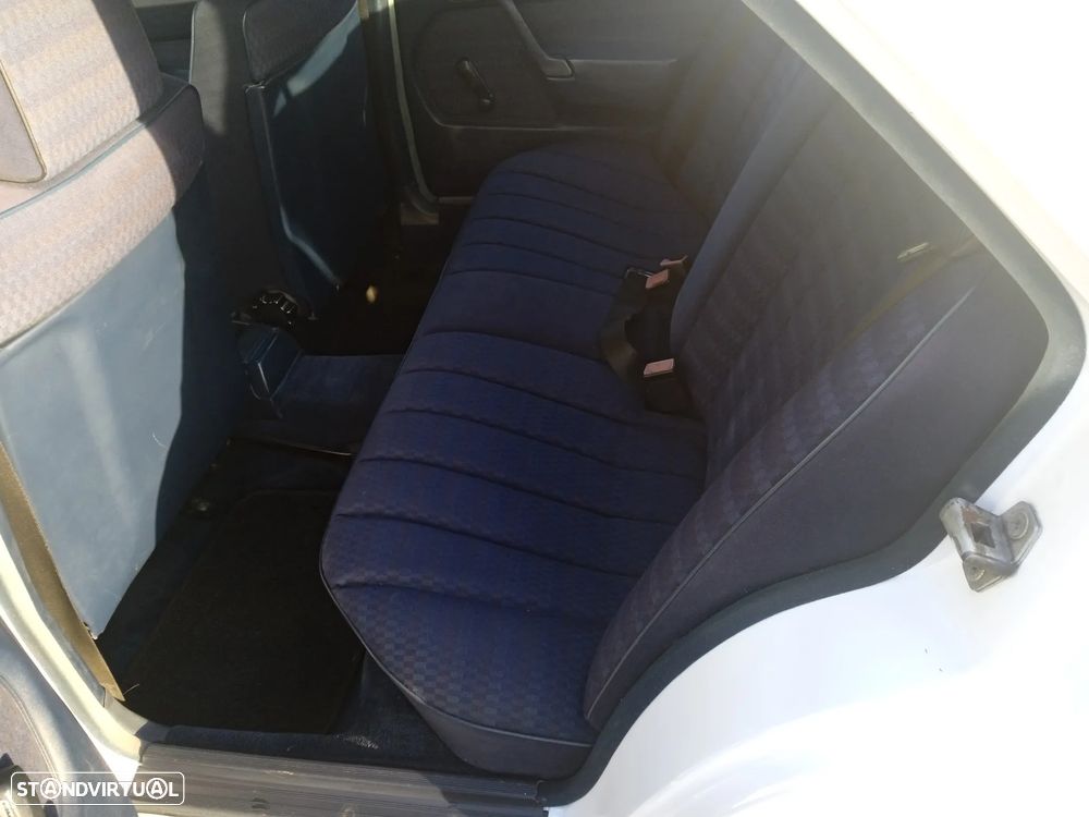 Mercedes-Benz W201 (1982-1993) 190 D 2.0 - 14