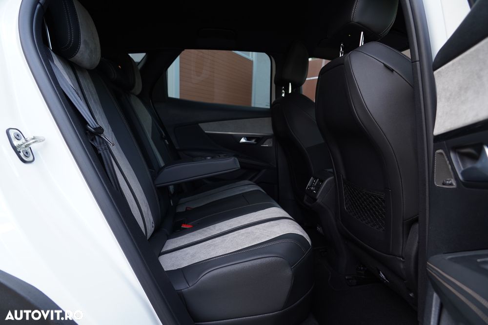 Peugeot 3008 PHEV 300 EAT8 4X4 Allure Pack - 24