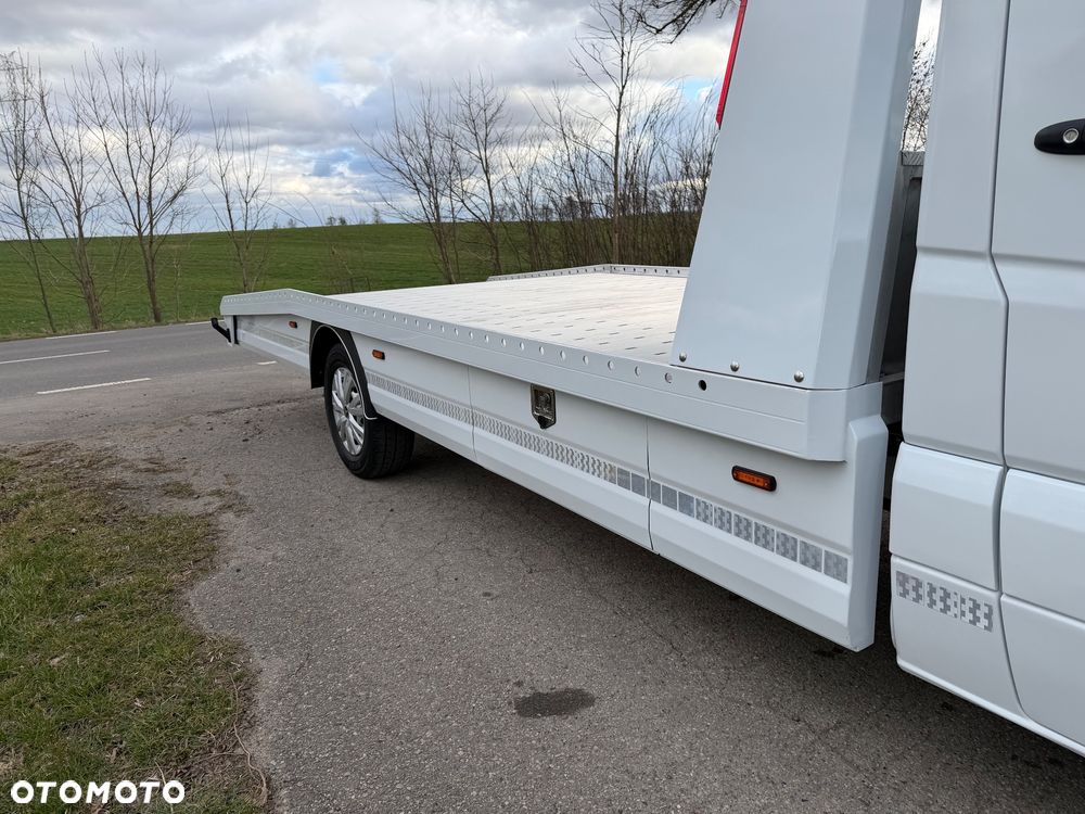 Mercedes-Benz Sprinter - 10