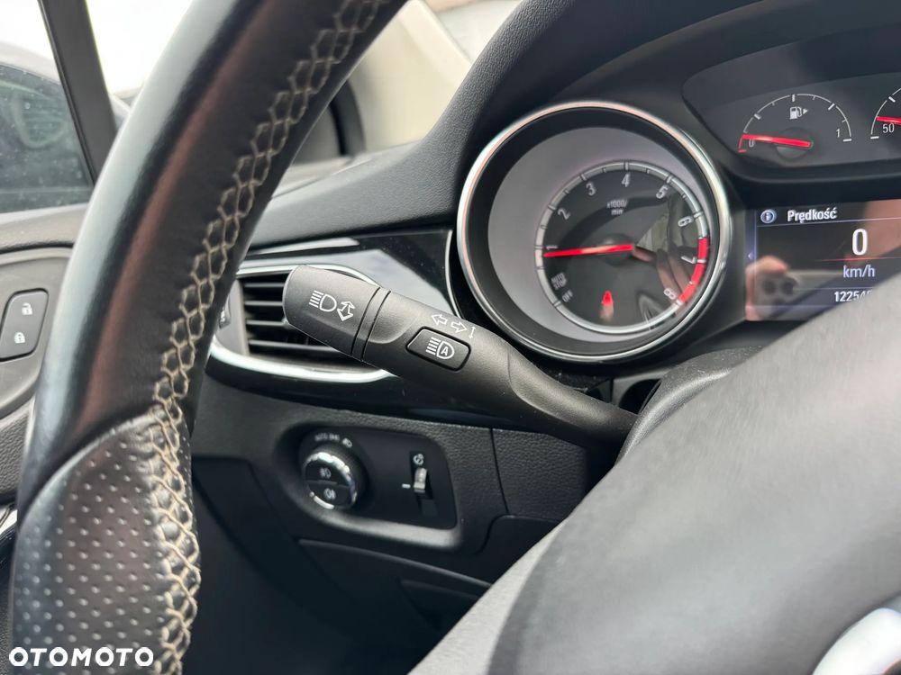 Opel Astra 1.4 T Dynamic S&S - 15