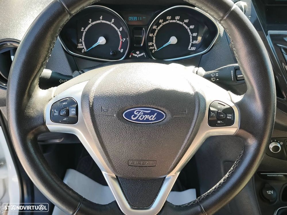 Ford Tourneo Courier 1.0 EcoBoost Titanium - 28