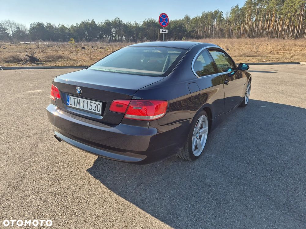 BMW Seria 3 330i - 5