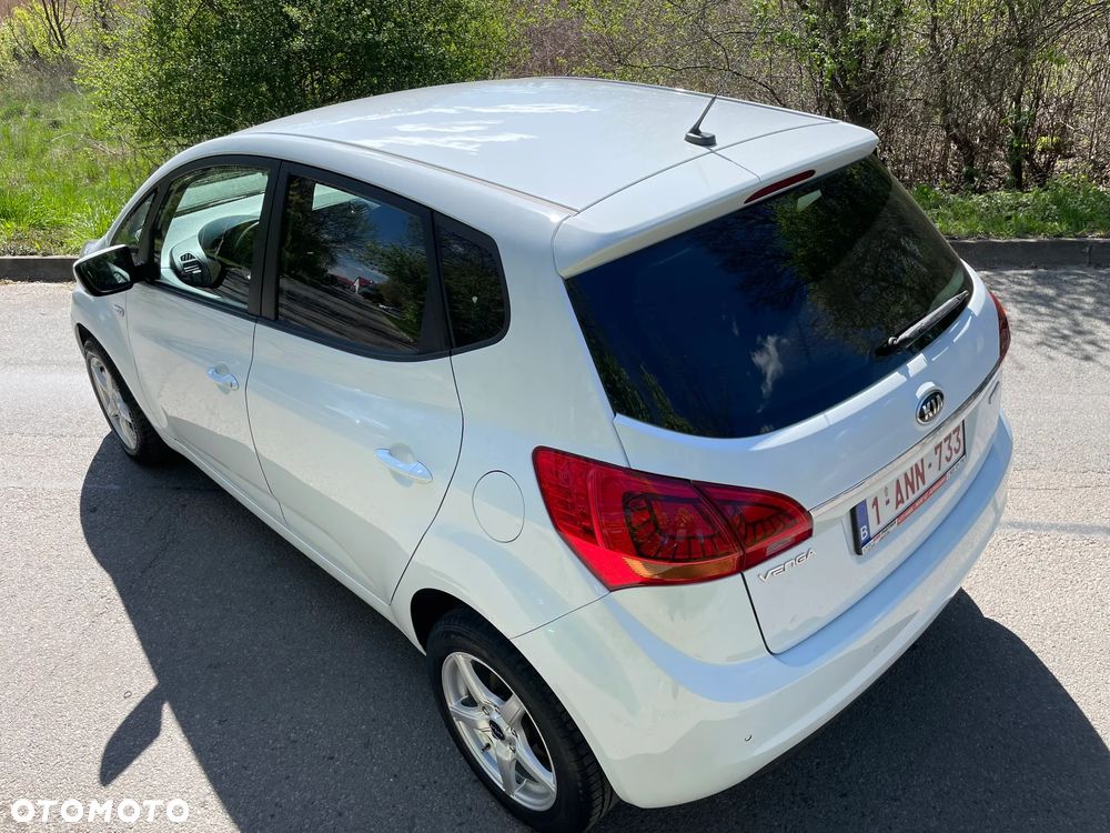 Kia Venga 1.4 CVVT Business Line - 38