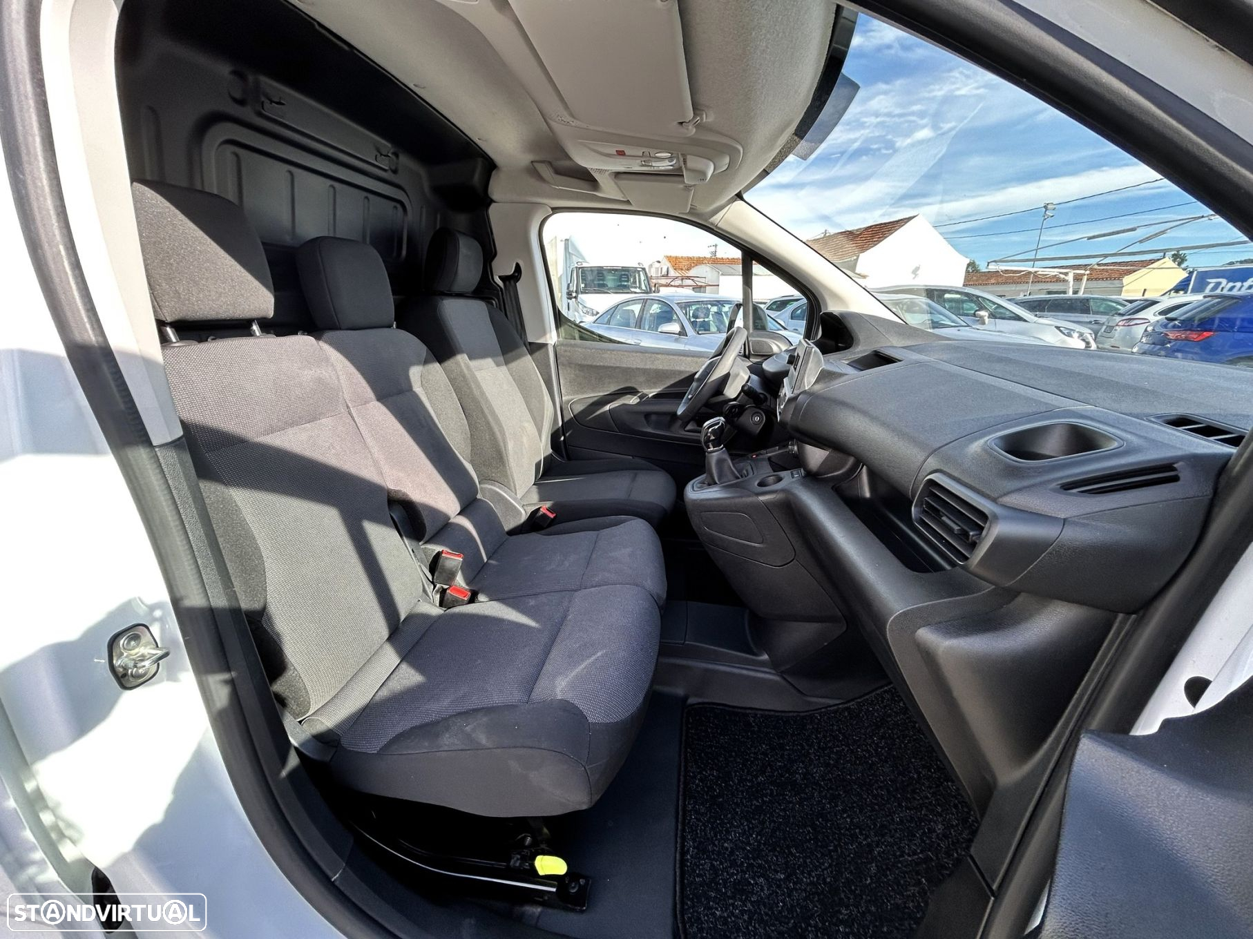 Peugeot Partner 1.5 BlueHDi Premium Standard - 19