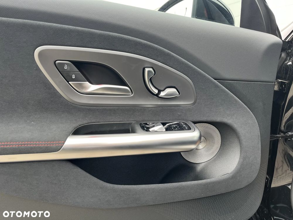 Mercedes-Benz CLA - 12