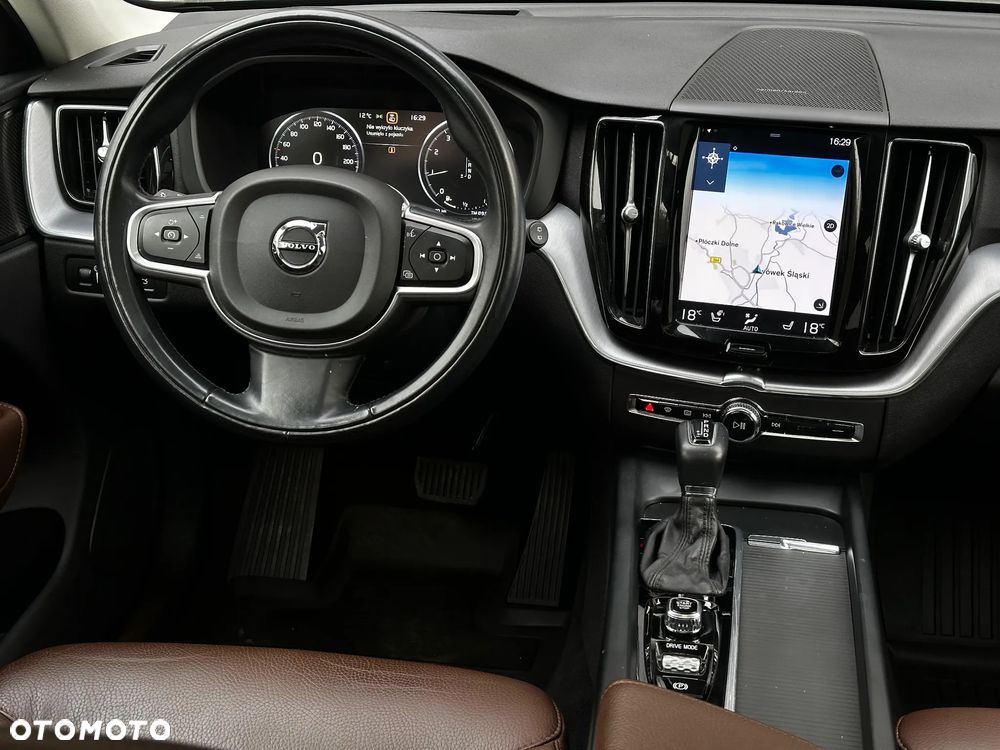 Volvo XC 60 T5 AWD Geartronic Momentum Pro - 9