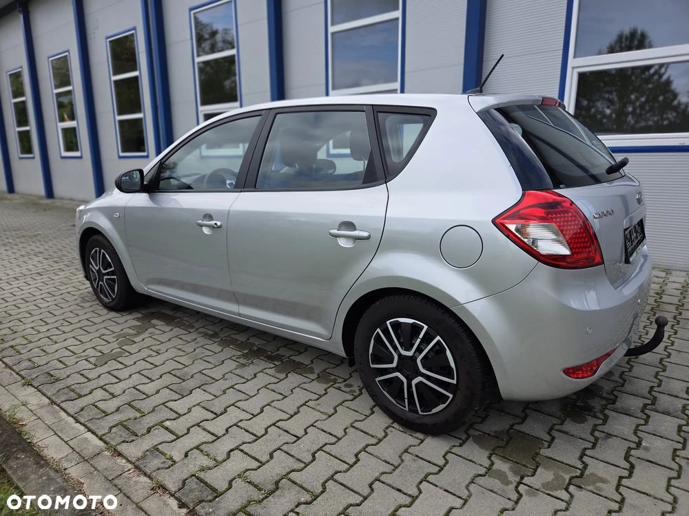 Kia Ceed 1.4 CVVT Attract - 6