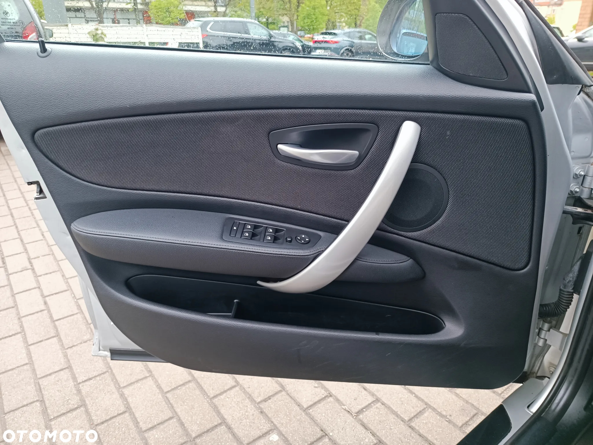 BMW Seria 1 120i - 25