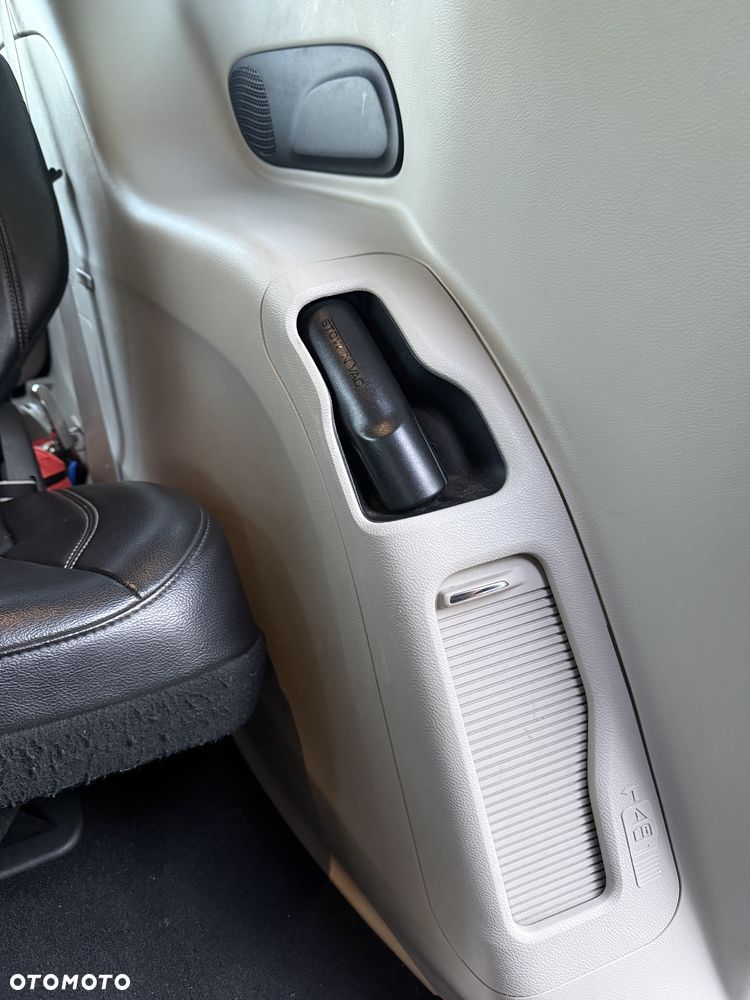 Chrysler Pacifica - 20