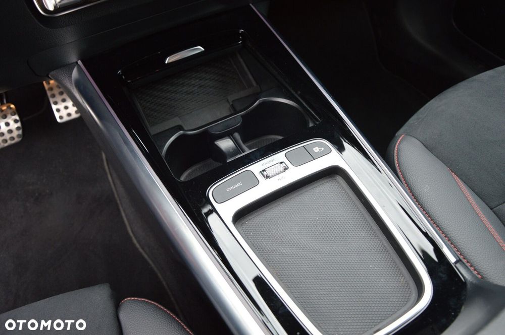 Mercedes-Benz GLA - 19