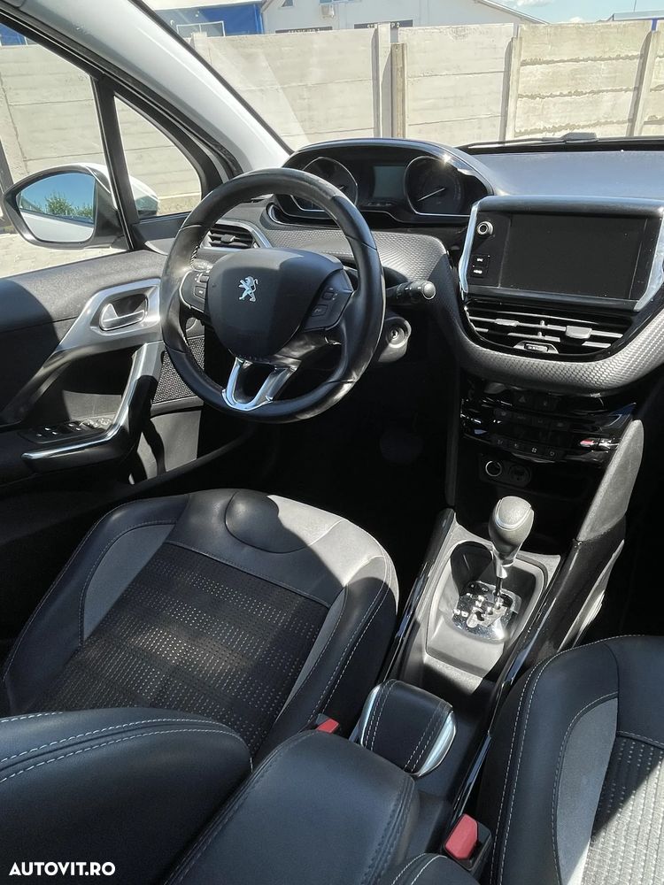 Peugeot 2008 PureTech 110 GPF Stop&Start EAT6 Allure - 7