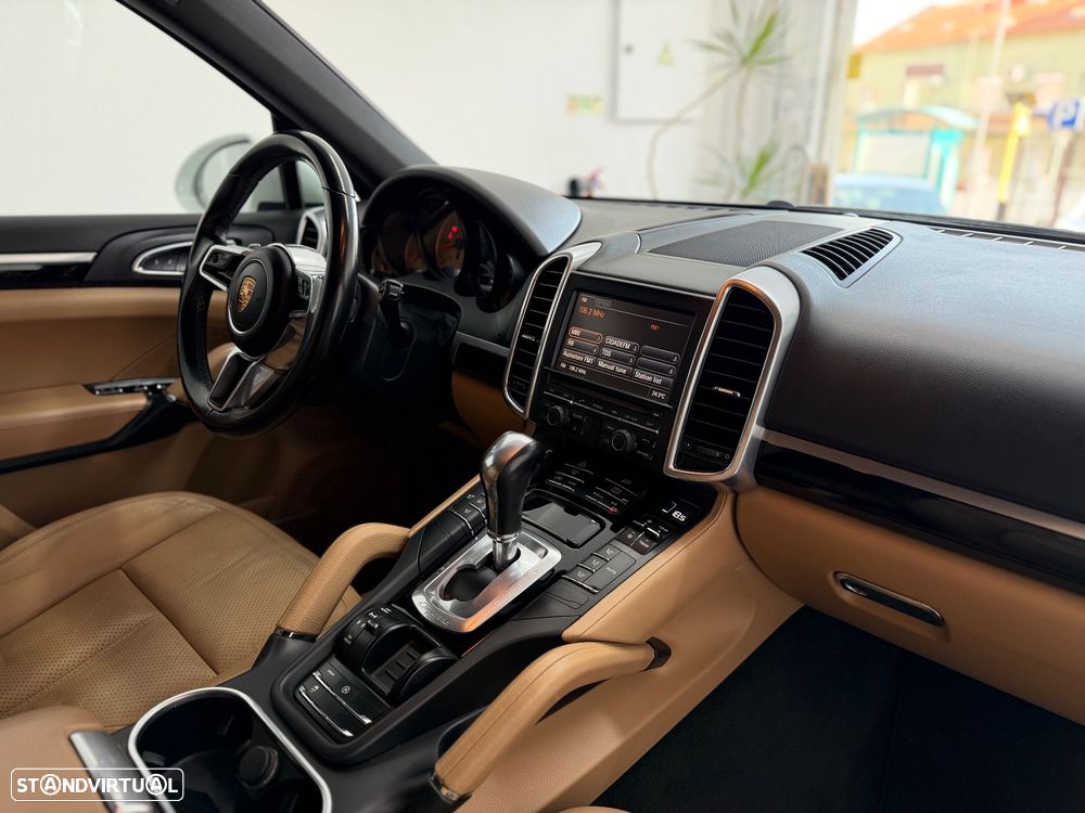 Porsche Cayenne Tiptronic S - 42