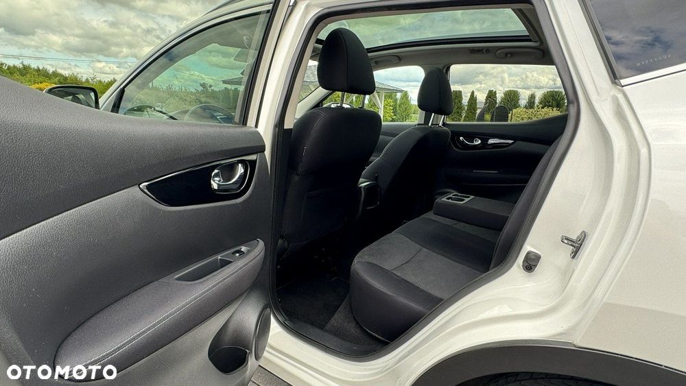 Nissan Qashqai 1.5 dCi TEKNA - 25