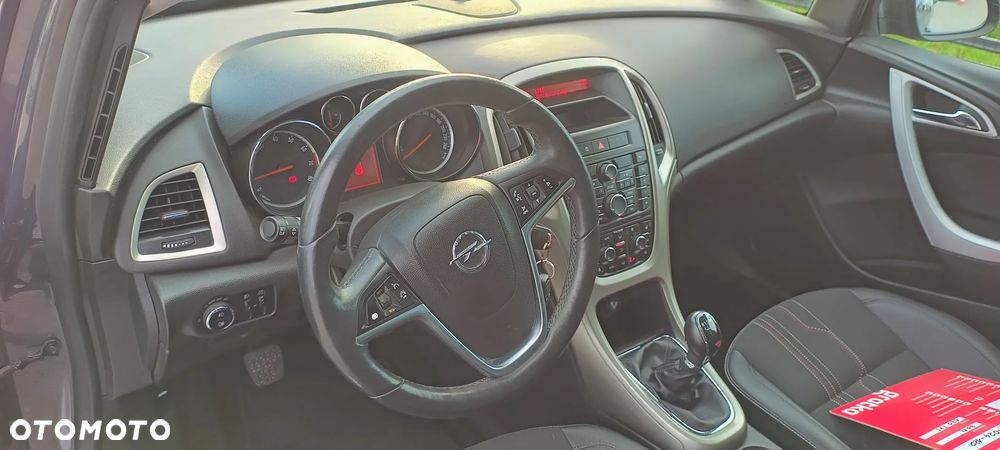 Opel Astra 1.4 Turbo 150 Jahre - 24