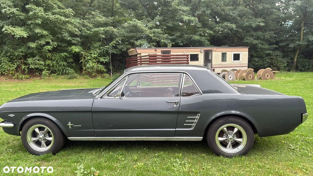 Ford Mustang - 18