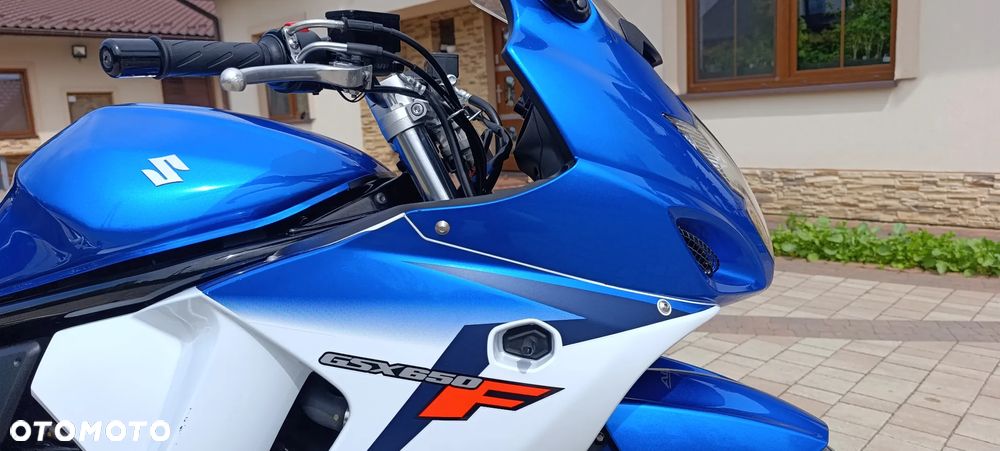 Suzuki GSX - 31