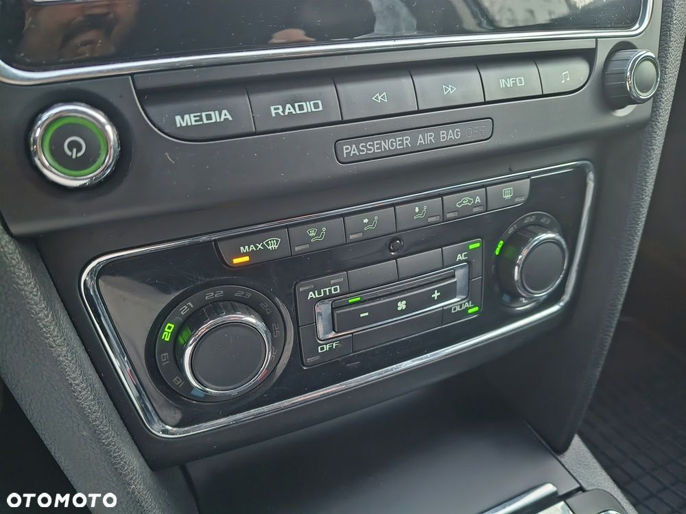 Skoda Superb 2.0 TDI PD Comfort - 27