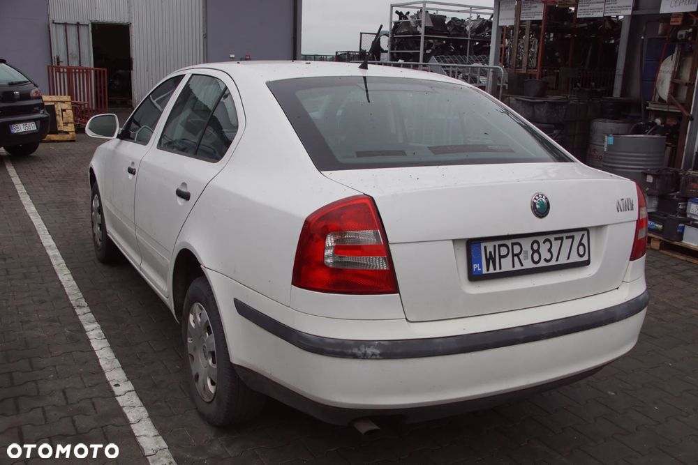 Auto na części - Skoda Octavia II Lift 1.6 MPI 102 KM BSE LVN LF9E 2011R Silnik Skrzynia Drzwi Maska Błotnik Zderzak Klapa Lampa Lusterko Klamka Szyba Deska Kokpit Sterownik Moduł Czujnik Licznik Panel Kierownica - 3