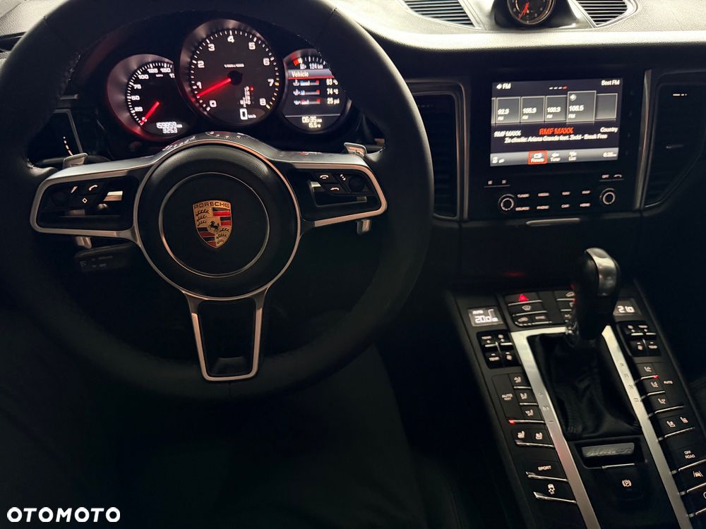Porsche Macan S - 31