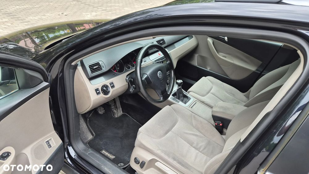 Volkswagen Passat 2.0 FSI Comfortline - 7