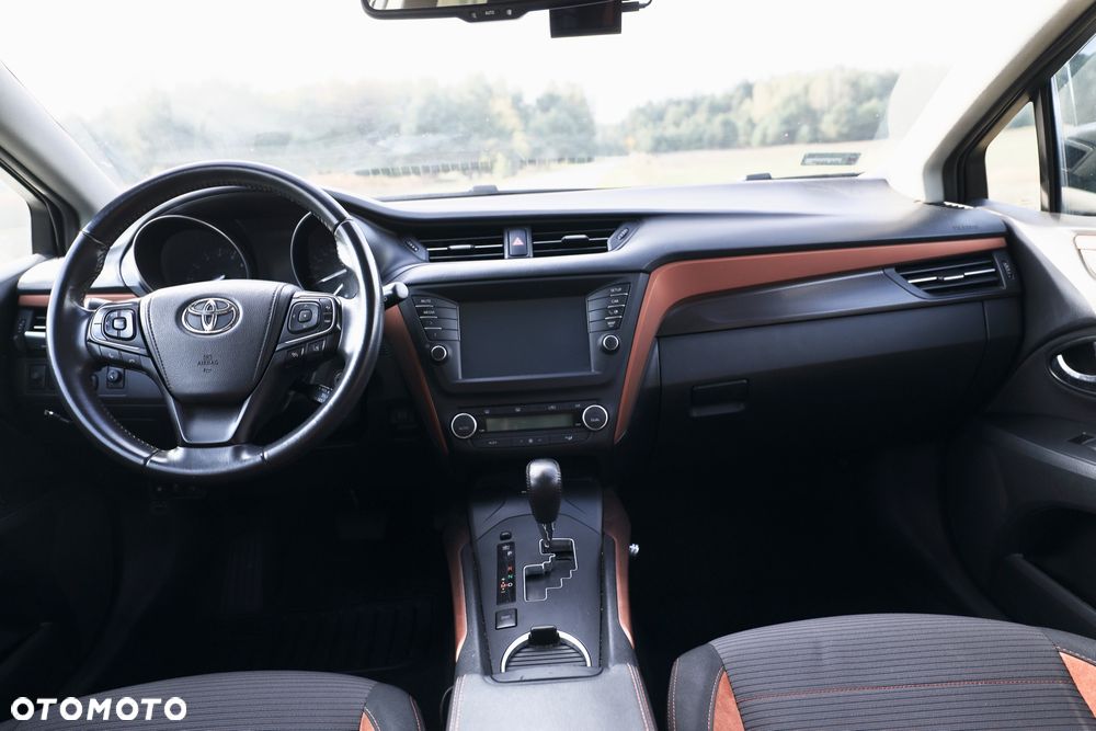 Toyota Avensis 1.8 Premium MS - 8