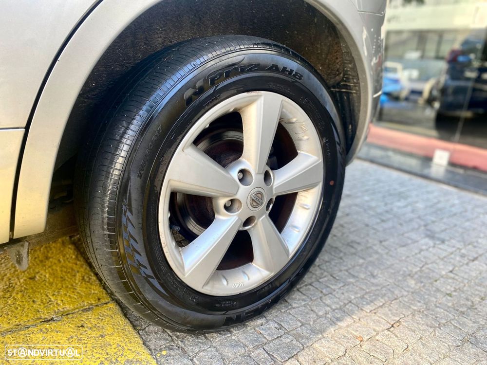 Nissan Qashqai 2.0 dCi Tekna Premium 17 - 10