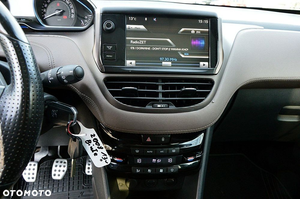 Peugeot 2008 120 VTI Allure - 30