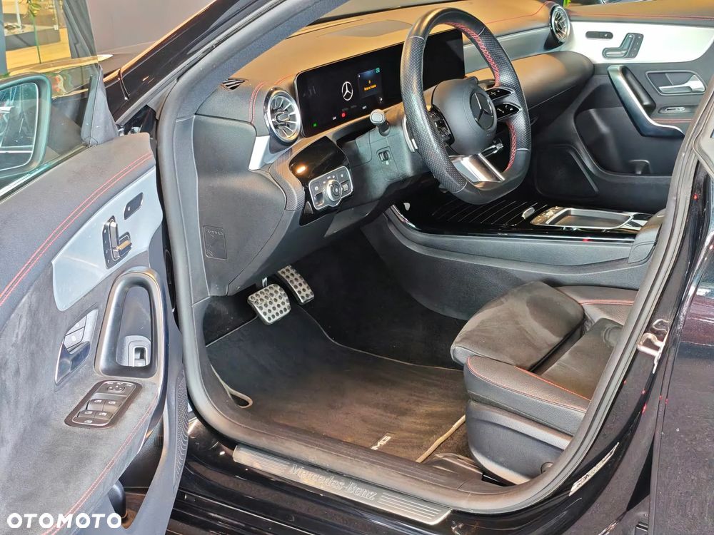 Mercedes-Benz CLA 200 mHEV AMG Line 7G-DCT - 9