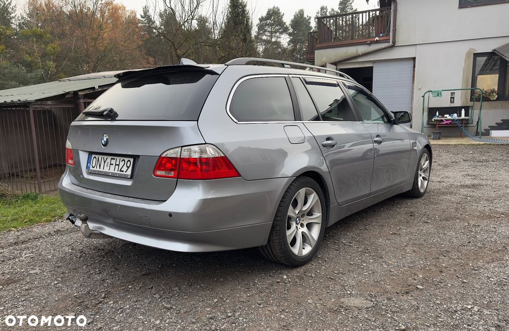 BMW Seria 5 530i Touring - 9