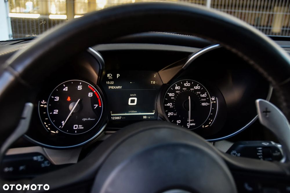 Alfa Romeo Giulia - 15