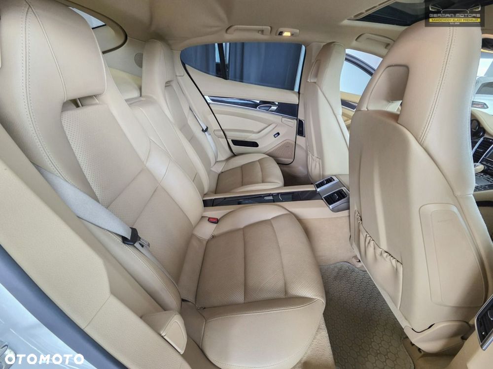 Porsche Panamera 4 PDK Edition - 30