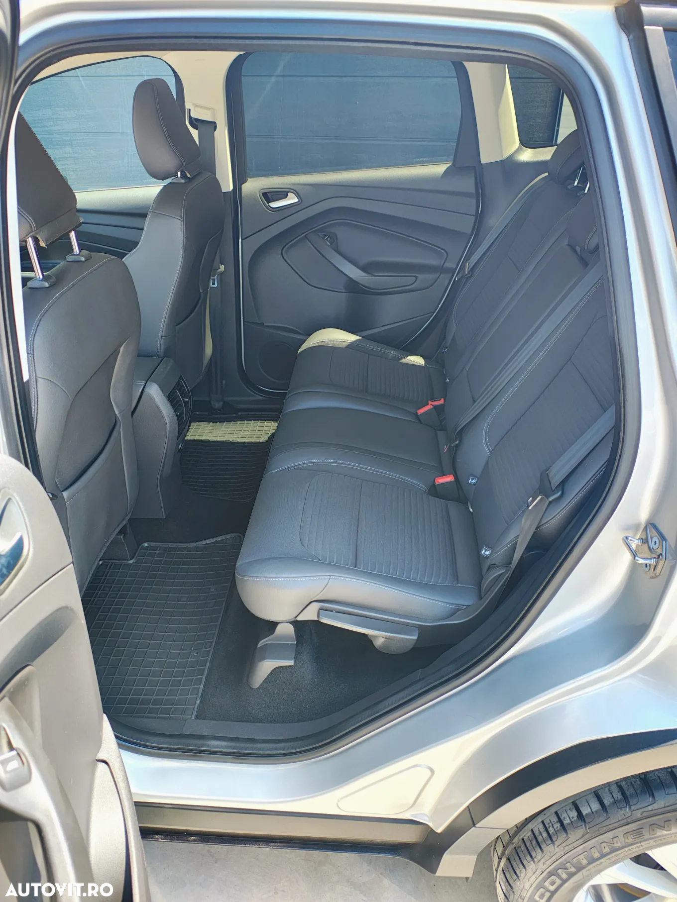 Ford Kuga 2.0 TDCi 2x4 Titanium - 31