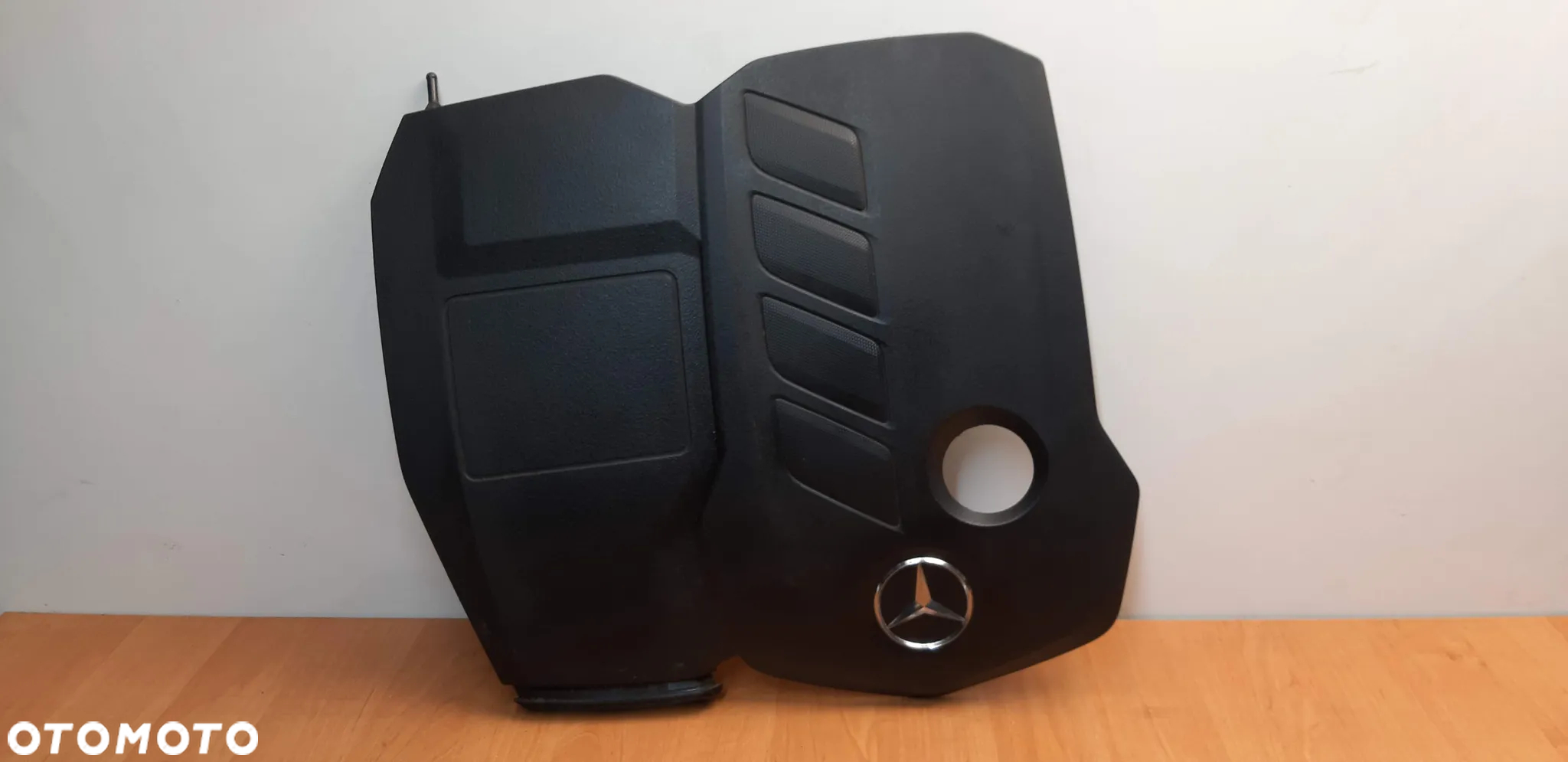 Osłona pokrywa silnika A6540101703 Mercedes W213 Kombi 2017r. 2.0d - 2