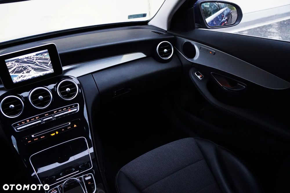 Mercedes-Benz Klasa C 180 9G-TRONIC - 17