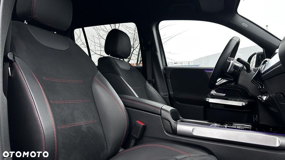 Mercedes-Benz GLB 200 AMG Line 7G-DCT - 25