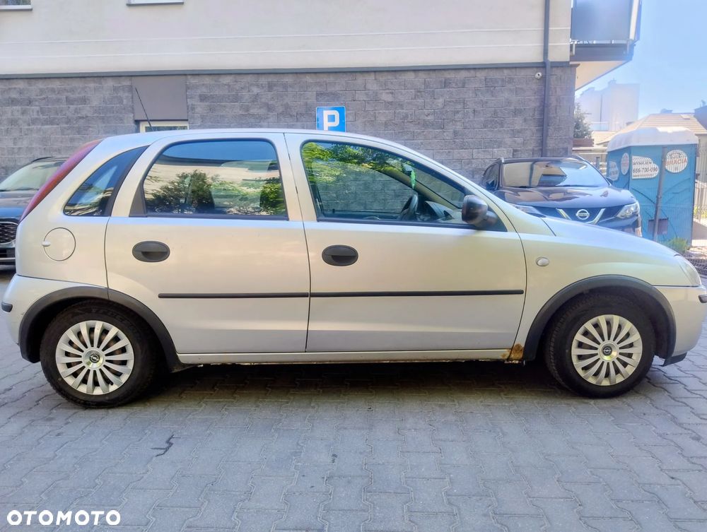 Opel Corsa 1.2 16V Essentia - 5