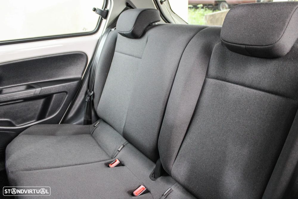 VW Cross Up! 1.0 - 8