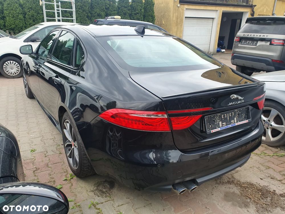 Jaguar XF 20d R-Sport - 10
