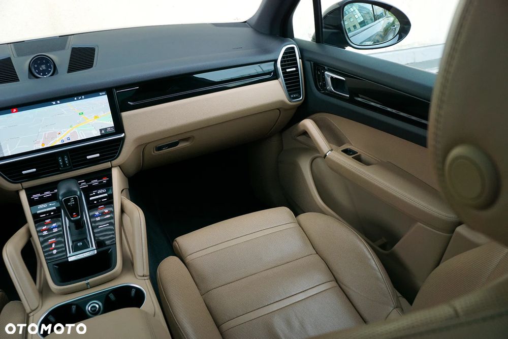 Porsche Cayenne Standard - 19