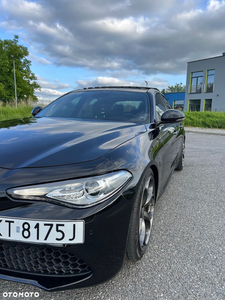 Alfa Romeo Giulia 2.0 Turbo 16V AT8-Q4 Veloce Ti - 8