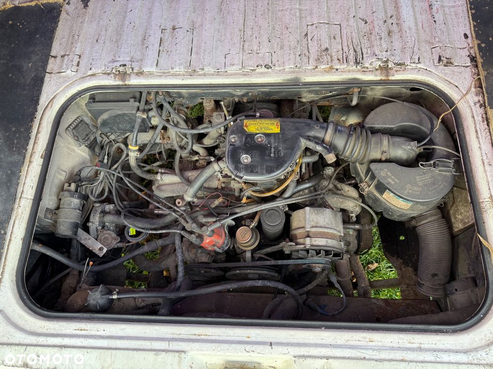 Volkswagen Caravelle - 8