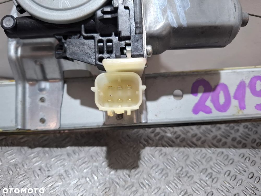 Podnośnik mechanizm szyby drzwi Prawy przód Nissan Micra K14 2019 rok - 2