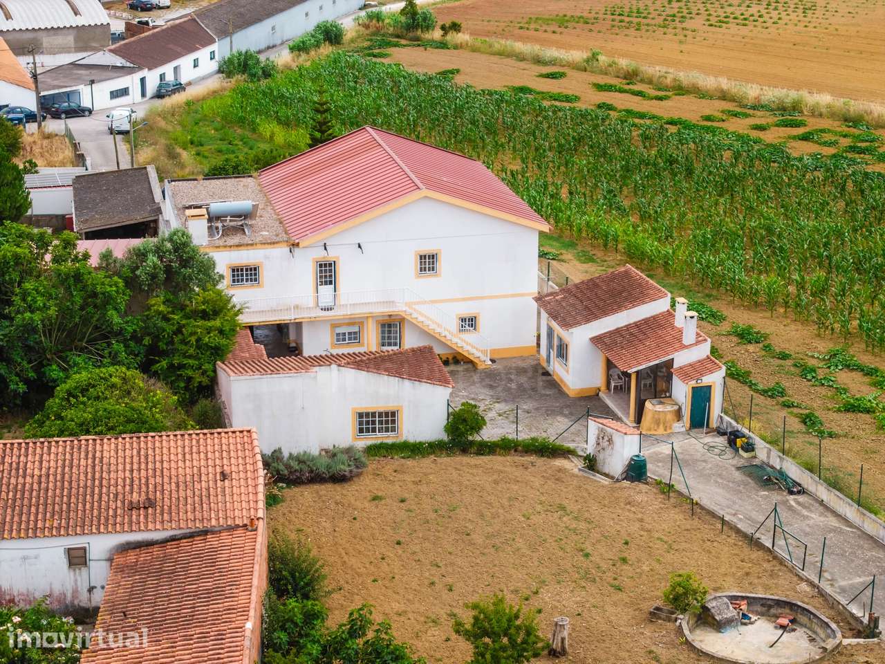 Moradia T5 com 2 Anexos em Terreno com mais de 1.400 m² - Grande imagem: 5/50