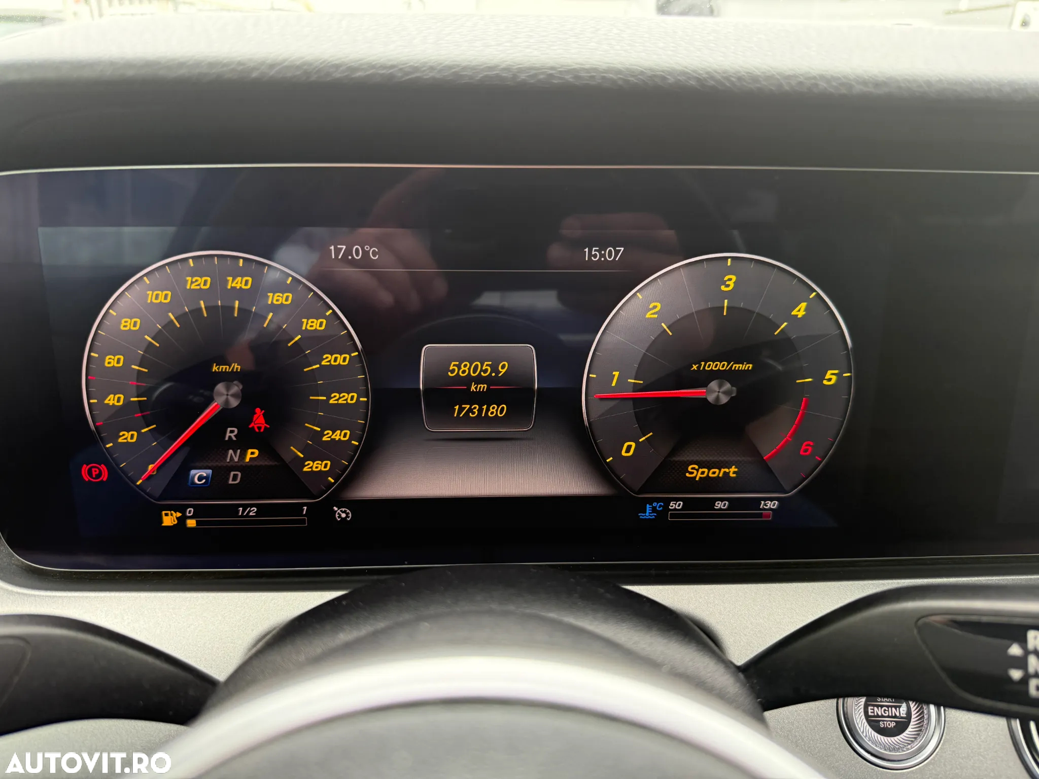Mercedes-Benz E 220 d 4Matic T 9G-TRONIC Avantgarde - 9